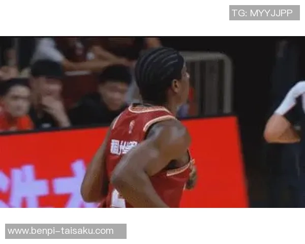 喀麦隆与伊拉克在激烈对抗中互交白卷比赛结果引发热议